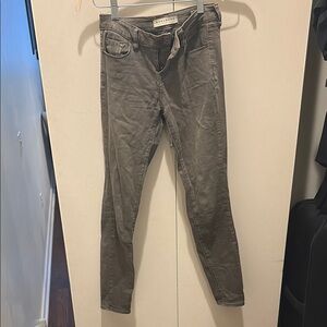 Olive green mid rise pant. Size 25. Very flattering!